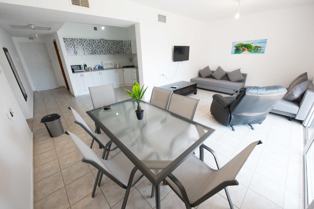 C Class Apartment Eilat Extérieur photo